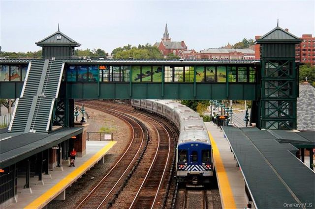 11 Elm Street 2nd Floor, Sleepy Hollow, NY 10591