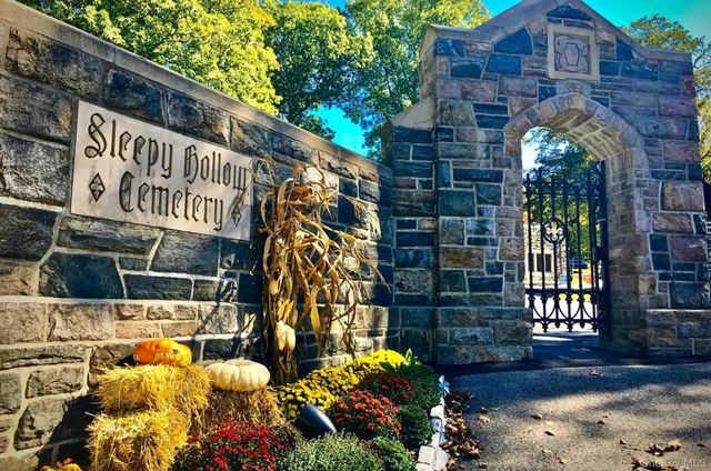 11 Elm Street 2nd Floor, Sleepy Hollow, NY 10591