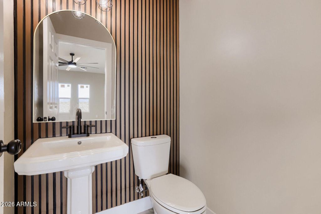 Image 13 of property listing at 38420 W BUCKEYE Road, Tonopah, AZ 85354