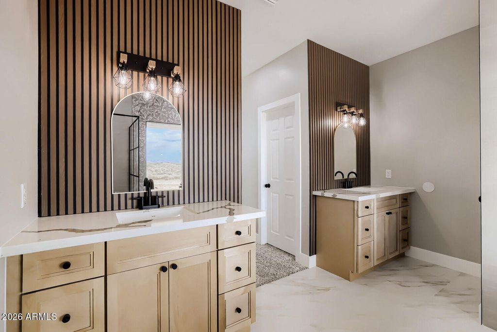 Image 19 of property listing at 38420 W BUCKEYE Road, Tonopah, AZ 85354