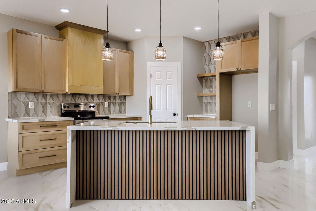 Image 7 of property listing at 38420 W BUCKEYE Road, Tonopah, AZ 85354