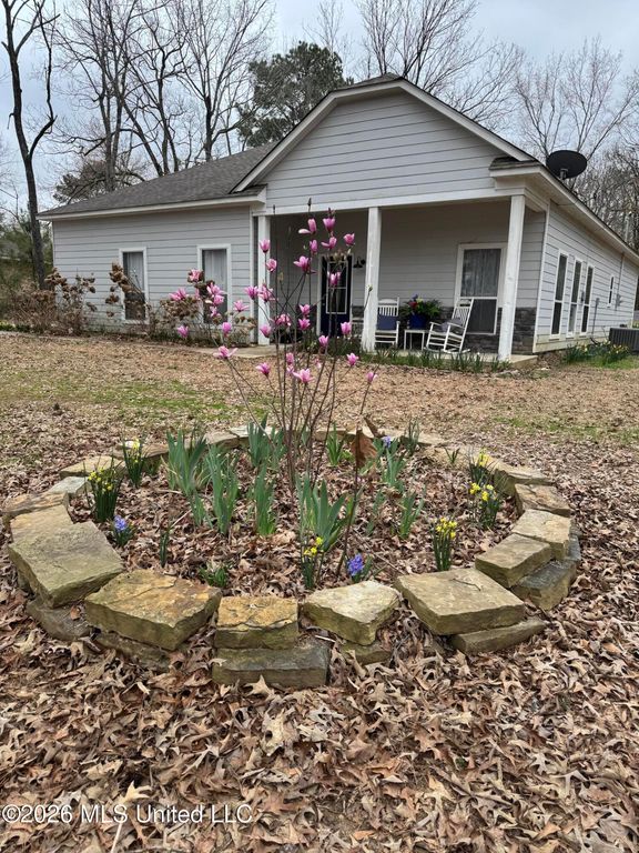 814 Strayhorn Street, Senatobia, MS 38668 — exterior