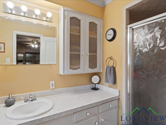 1009 Sequoyah LN, Longview, TX 75605
