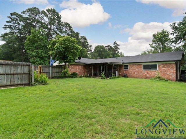 1009 Sequoyah LN, Longview, TX 75605