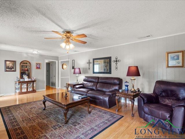 1009 Sequoyah LN, Longview, TX 75605