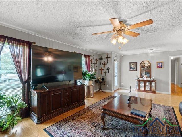 1009 Sequoyah LN, Longview, TX 75605