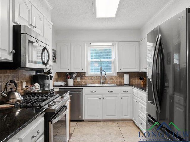 1009 Sequoyah LN, Longview, TX 75605