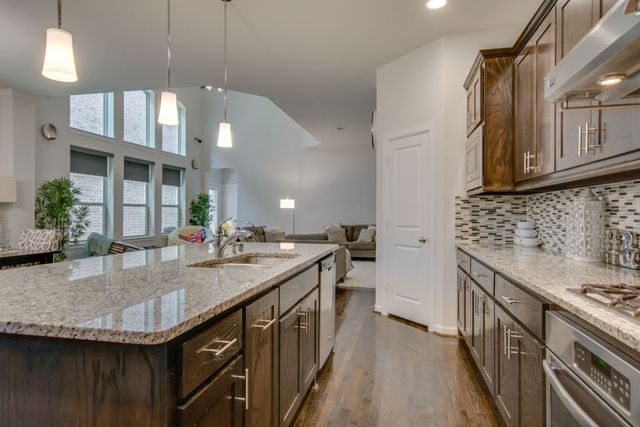 6638 Deleon Street, Irving, TX 75039