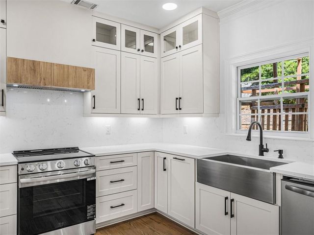 5610 N Hillbrooke Trace, Alpharetta, GA 30005