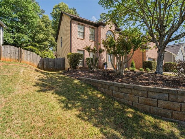 5610 N Hillbrooke Trace, Alpharetta, GA 30005