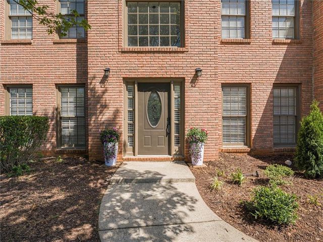 5610 N Hillbrooke Trace, Alpharetta, GA 30005