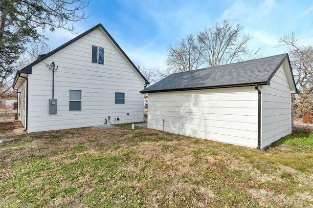 306 N Edwards, Wichita, KS 67203