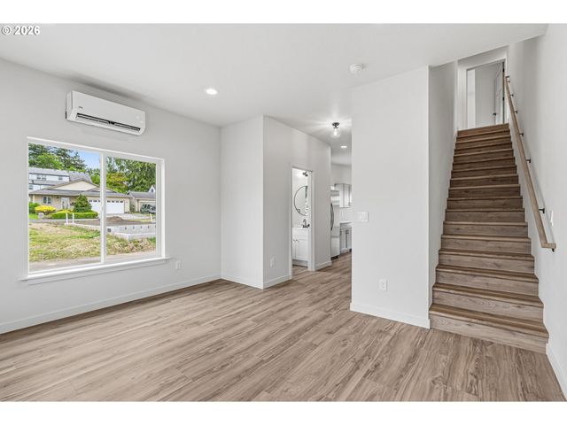 210 GLENGATE St, Cathlamet, WA 98612