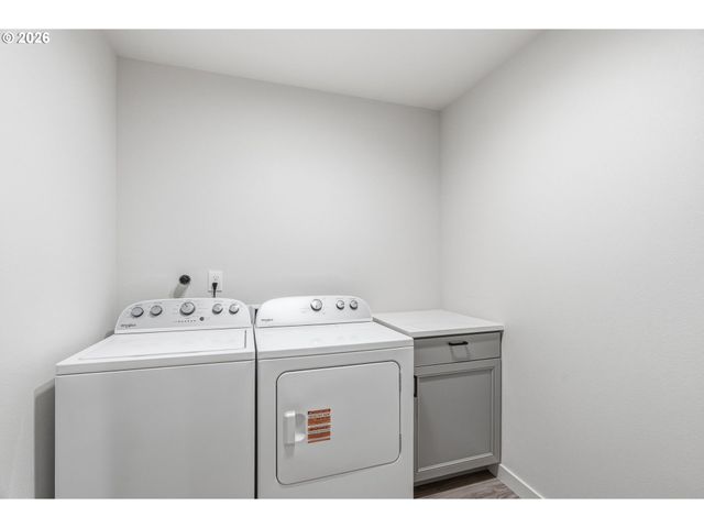 210 GLENGATE St, Cathlamet, WA 98612