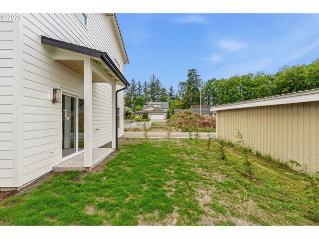 210 GLENGATE St, Cathlamet, WA 98612