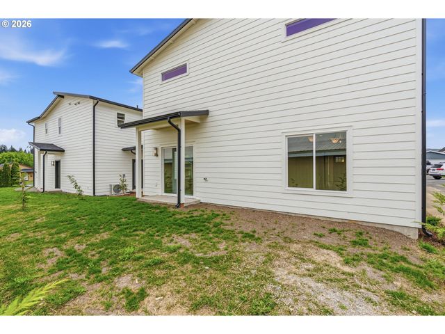 210 GLENGATE St, Cathlamet, WA 98612