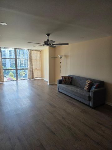 800 Parkview Drive 716, Hallandale Beach, FL 33009