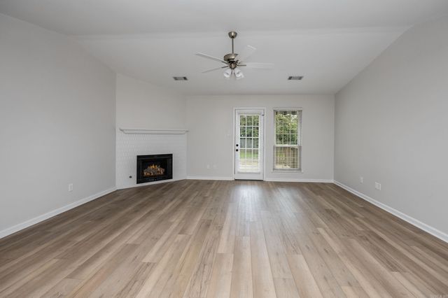 6 Meadow Ridge Loop, Maumelle, AR 72113