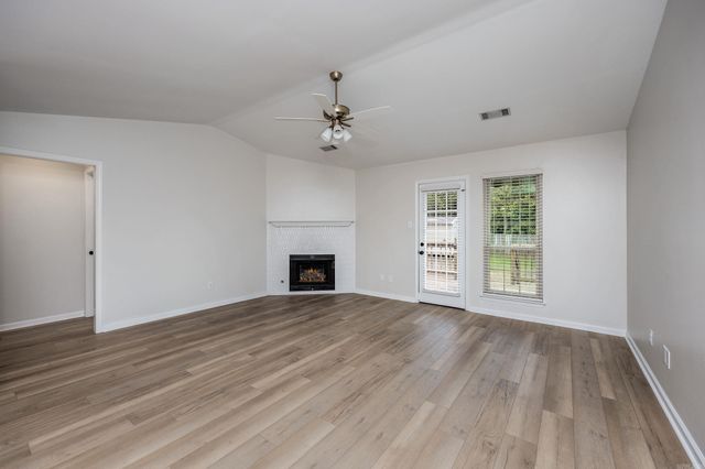 6 Meadow Ridge Loop, Maumelle, AR 72113