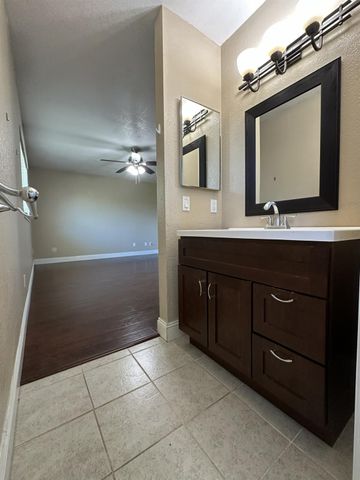 9051 Bramble Trail Way, Sacramento, CA 95826