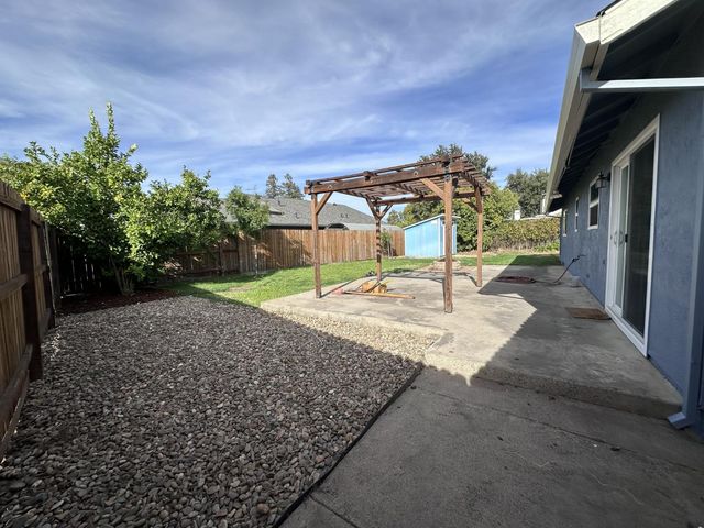 9051 Bramble Trail Way, Sacramento, CA 95826