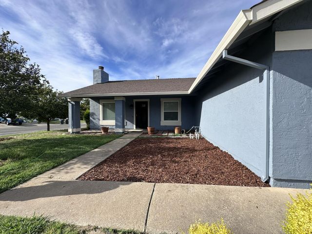 9051 Bramble Trail Way, Sacramento, CA 95826