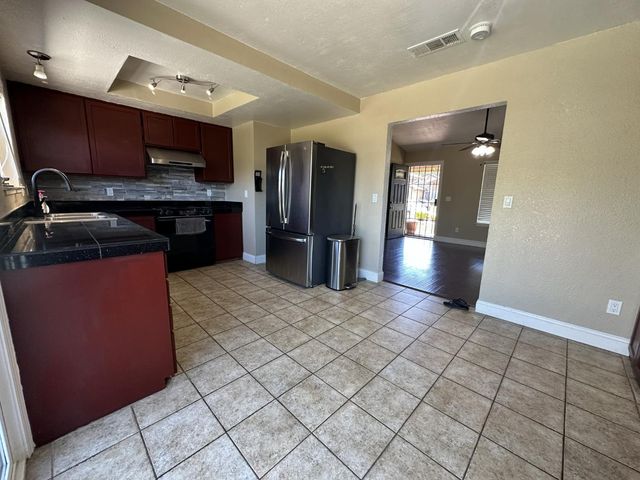 9051 Bramble Trail Way, Sacramento, CA 95826