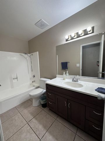 9051 Bramble Trail Way, Sacramento, CA 95826