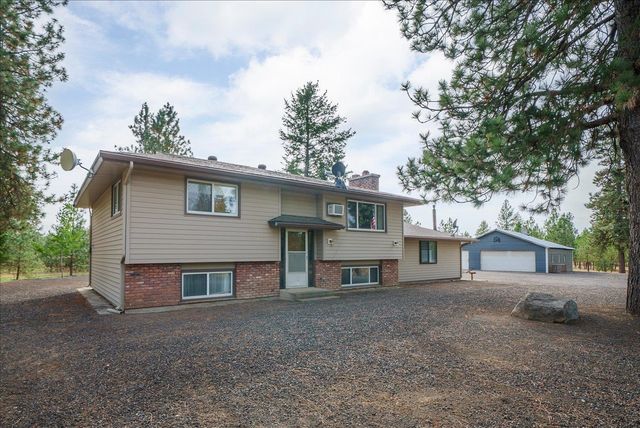16413 W FOUR MOUND Rd, Nine Mile Falls, WA 99026