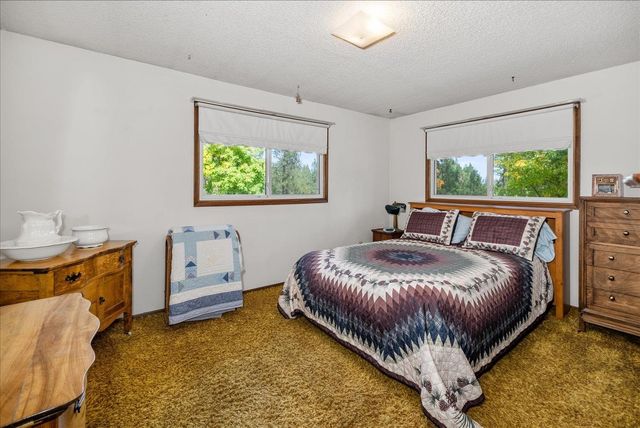16413 W FOUR MOUND Rd, Nine Mile Falls, WA 99026