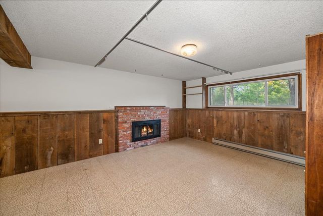 16413 W FOUR MOUND Rd, Nine Mile Falls, WA 99026