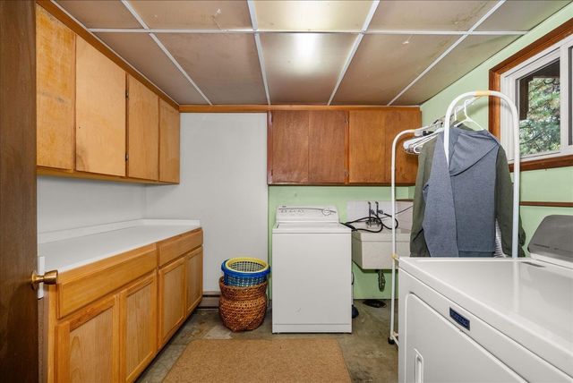 16413 W FOUR MOUND Rd, Nine Mile Falls, WA 99026