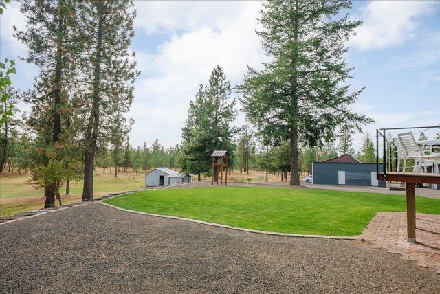 16413 W FOUR MOUND Rd, Nine Mile Falls, WA 99026