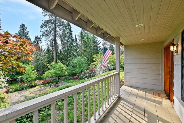 882 Hill Street, Jacksonville, OR 97530