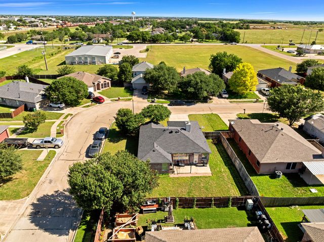 609 Lonestar Park Lane, Ponder, TX 76259