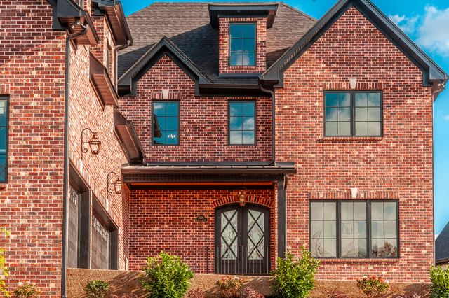 1016 Luxborough Dr, Hendersonville, TN 37075