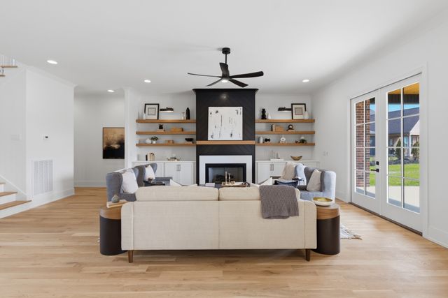 1016 Luxborough Dr, Hendersonville, TN 37075