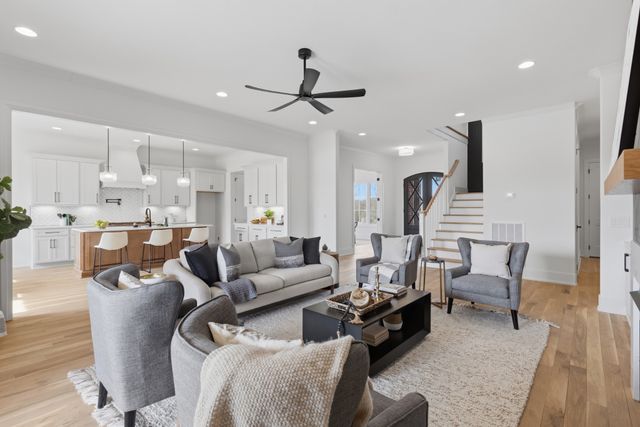 1016 Luxborough Dr, Hendersonville, TN 37075