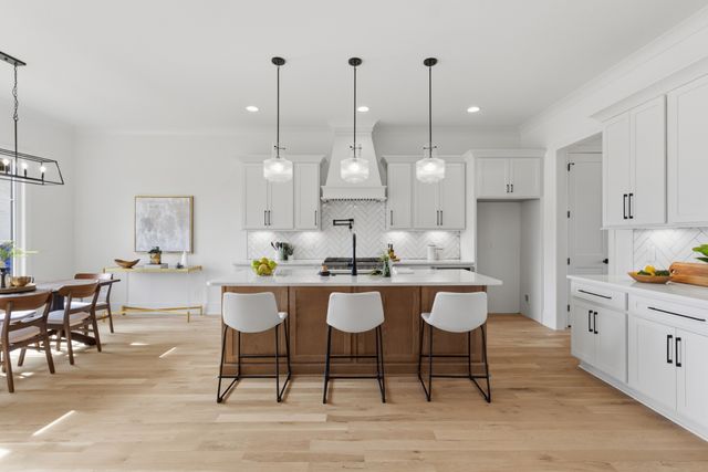 1016 Luxborough Dr, Hendersonville, TN 37075