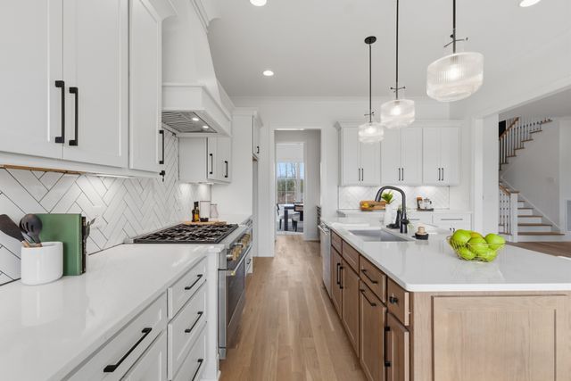 1016 Luxborough Dr, Hendersonville, TN 37075