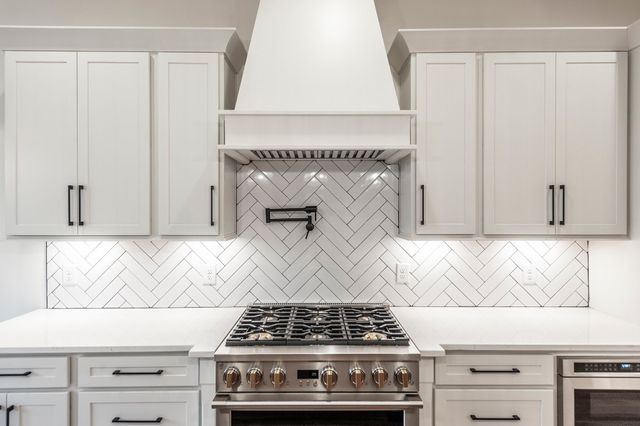 1016 Luxborough Dr, Hendersonville, TN 37075