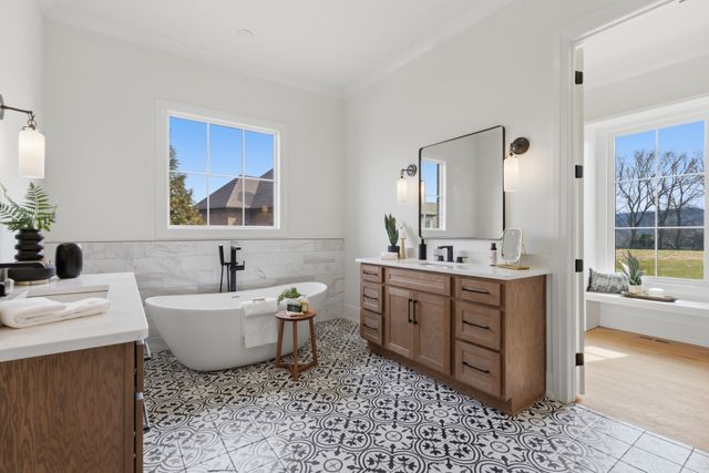 1016 Luxborough Dr, Hendersonville, TN 37075