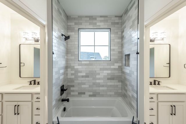 1016 Luxborough Dr, Hendersonville, TN 37075