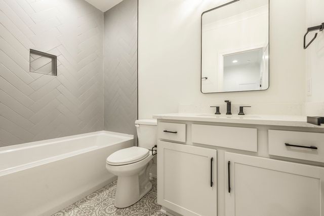 1016 Luxborough Dr, Hendersonville, TN 37075