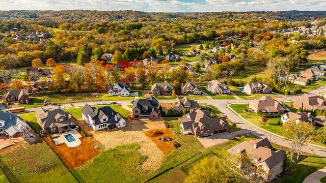 1016 Luxborough Dr, Hendersonville, TN 37075