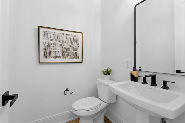 1016 Luxborough Dr, Hendersonville, TN 37075