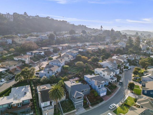 4030 Bayview Avenue, San Mateo, CA 94403