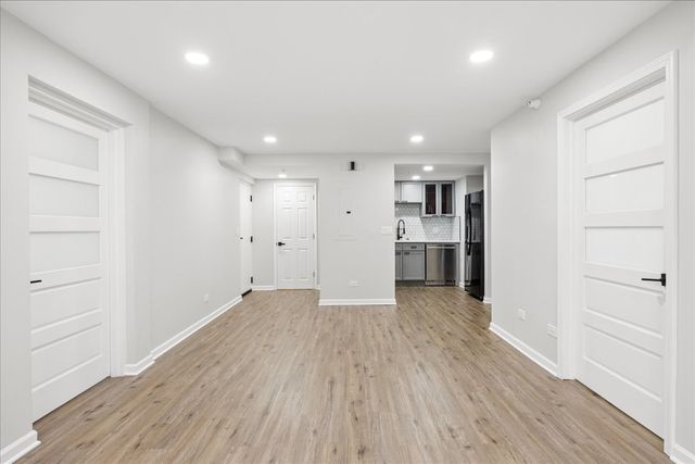 1041 Susan Collins Lane 203, Oak Park, IL 60302