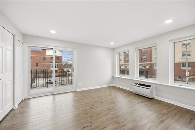 1041 Susan Collins Lane 203, Oak Park, IL 60302