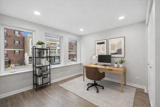 1041 Susan Collins Lane 203, Oak Park, IL 60302